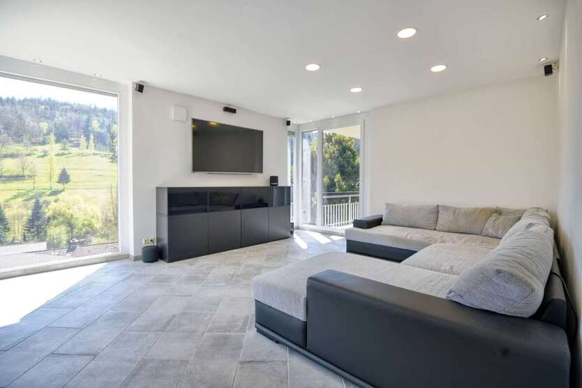 Panorama ZFH mit sagenhaftem Ausblick Energieeffizient & am Waldrand Garten,Balkone & Terrasse 7 zimmer