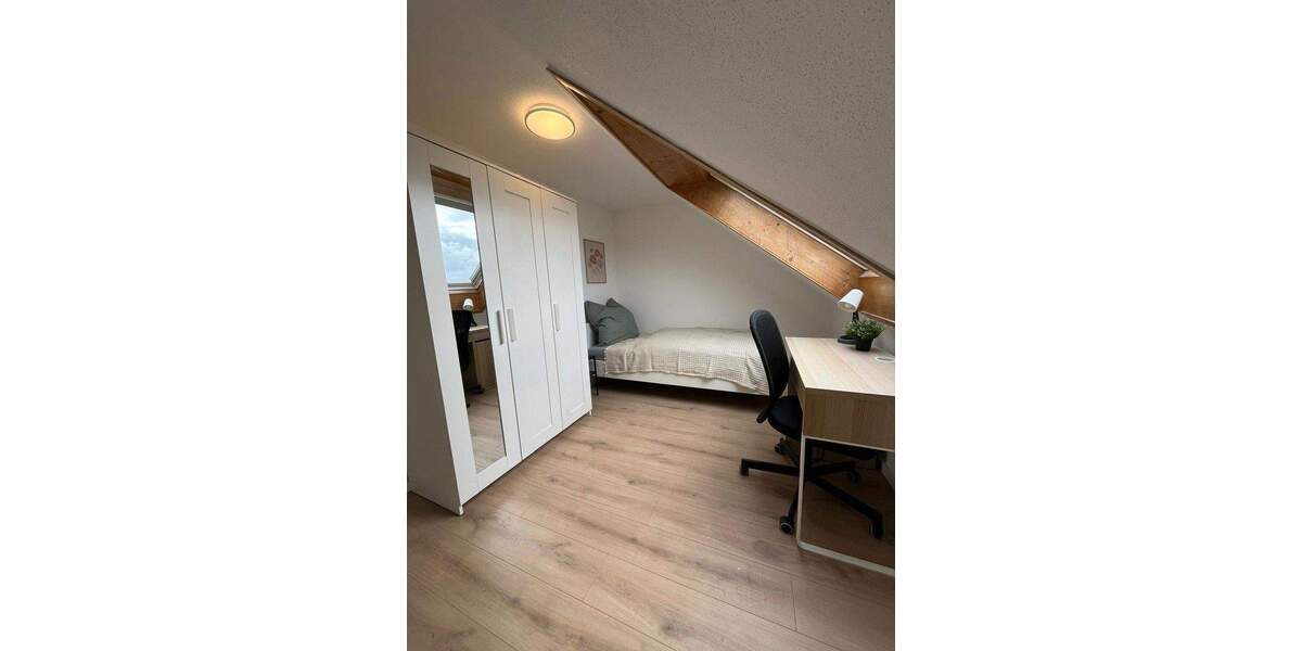 Etagenwohnung Erlangen Sieglitzhof - 4 Zimmer, 15 m&sup2;, 390&euro; | Angebot:25414542