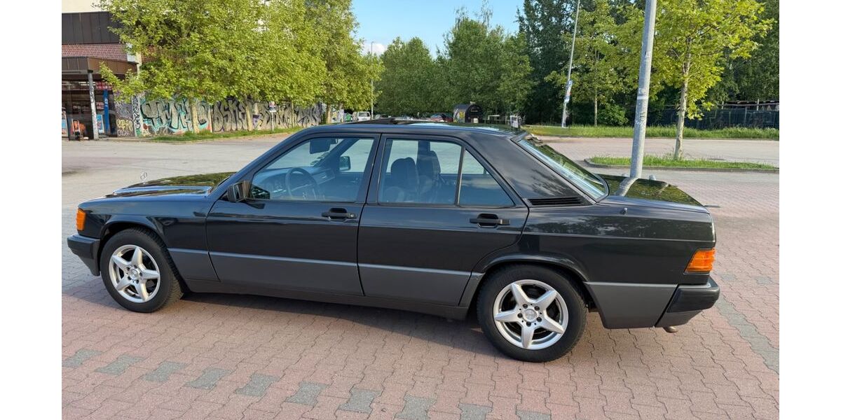 Mercedes-Benz 190 250.626 km 9.990 &euro; Berlin 10243