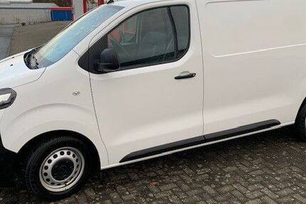 Opel Vivaro 80.000 km 15.499 &euro; Bad Wünnenberg 33181
