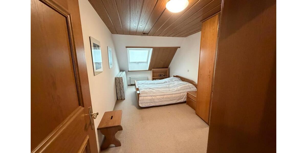 Dachgeschoßwohnung Freilassing - 2.5 Zimmer, 75 m&sup2;, 280.000&euro; | Angebot:26190040
