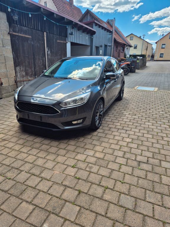 Ford Focus 148.651 km 6.500 € Waldberg 97657