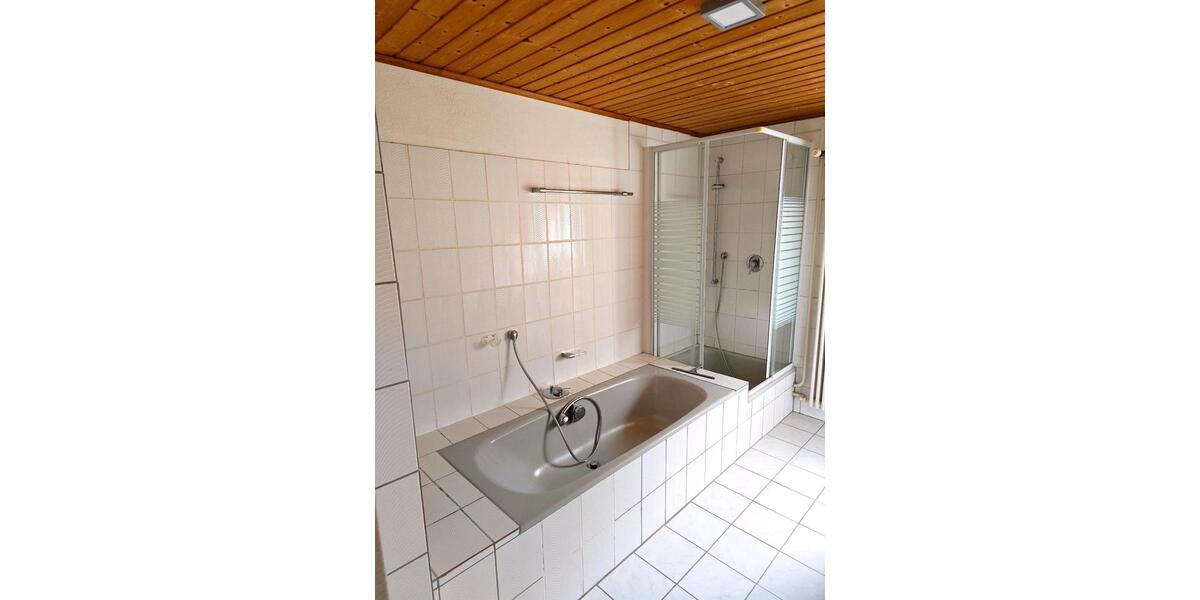 Erdgeschoßwohnung Arnstein - 3 Zimmer, 100 m&sup2;, 930&euro; | Angebot:26253690