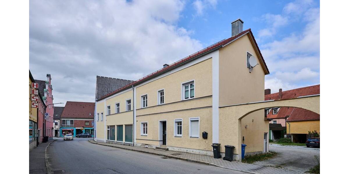 Wohn- und Geschäftsanwesen in Toplage am Stadtplatz 2 zimmer