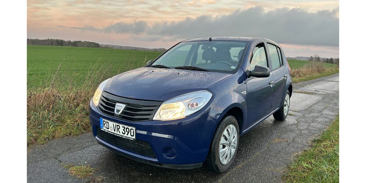 Dacia Sandero 101.000 km 2.300 &euro; Bordesholm 24582