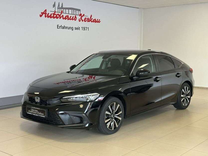 Honda Civic 4.500 km 31.900 € Delligsen 31073