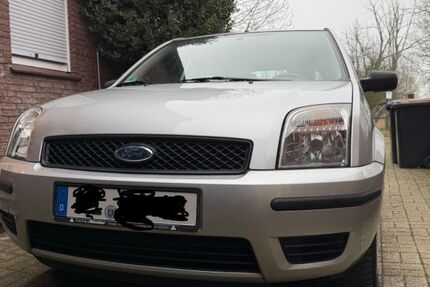 Ford Fusion 59.157 km 2.600 &euro; Meerbusch 40668
