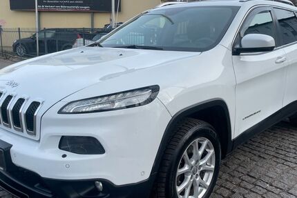 Jeep Cherokee 215.000 km 8.590 &euro; Berlin - Tempelhof 12107