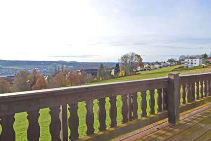 Wohnung zum Mieten in Lauter-Bernsbach 1.200 € 120 m² 4.5 zimmer