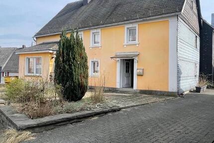 Haus Herdorf - 6 Zimmer, 135 m&sup2;, 1.390&euro; | Angebot:26650100