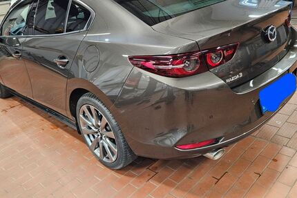 Mazda 3 83.000 km 22.300 &euro; Bremen 28279