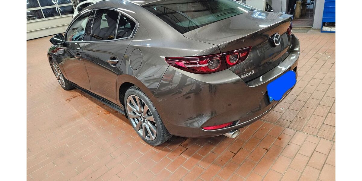 Mazda 3 83.000 km 22.300 &euro; Bremen 28279