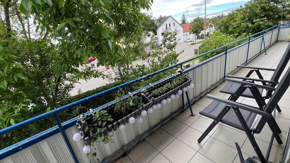 Helle 3,5 Zimmer Wohnung mit großem Garten & kernsaniert