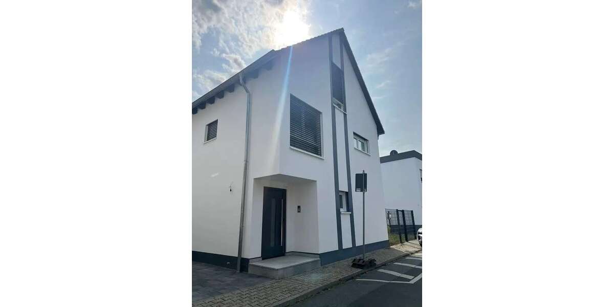 Haus zum Mieten in Weiterstadt 2.500 € 142 m² 5 zimmer