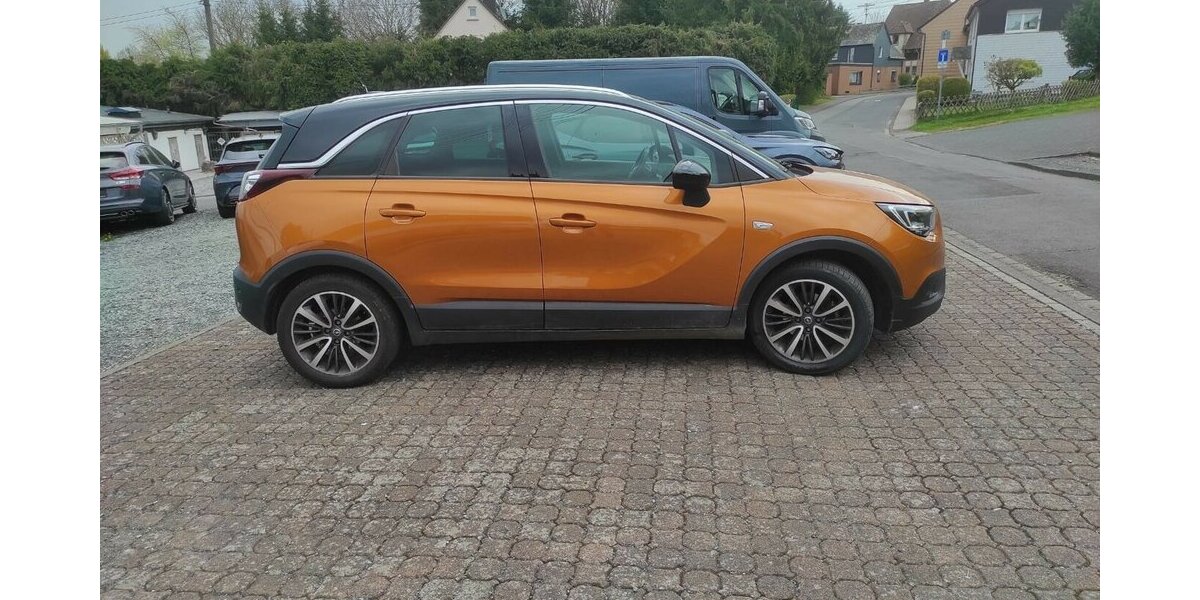 Opel Crossland 1,2 Turbo Ultimate Navi/LED/SH/FH/PDC 102.985 km 9.500 &euro; Höchstenbach 57629