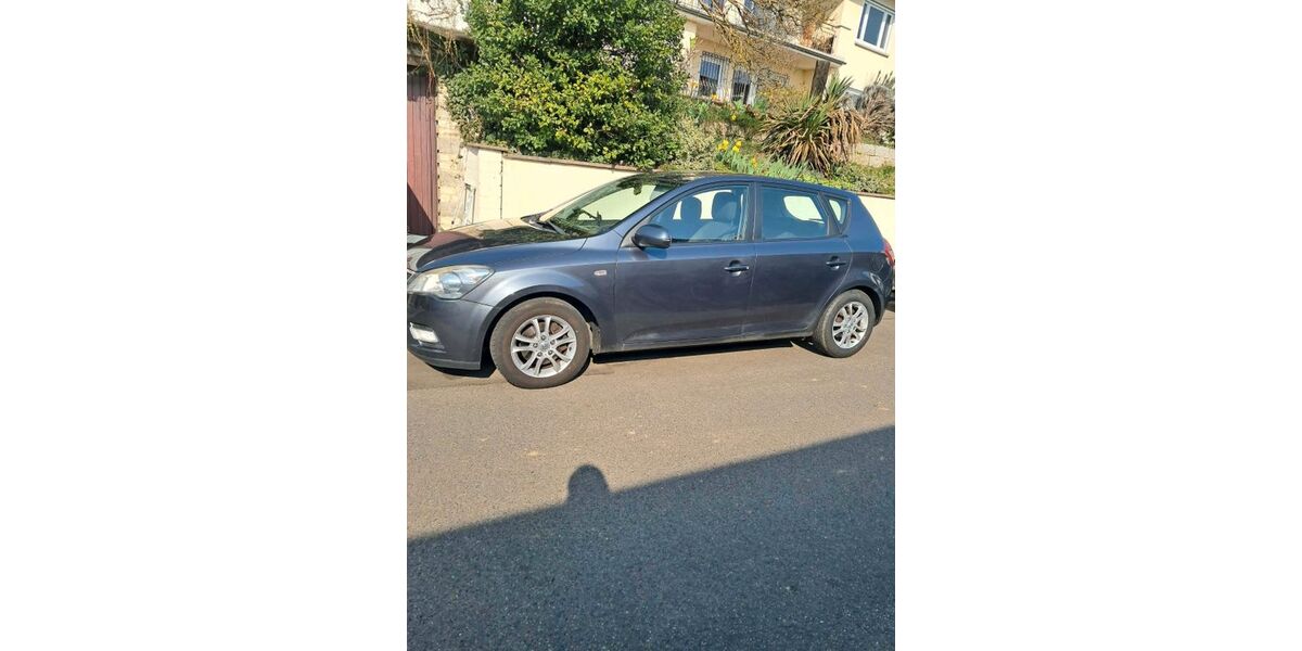 Kia ceed / Ceed 253.000 km 3.900 &euro; Goldbach 63773