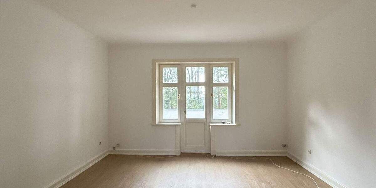 Große Altbau-Wohnung mit 4 Zimmern und Balkon 4 zimmer