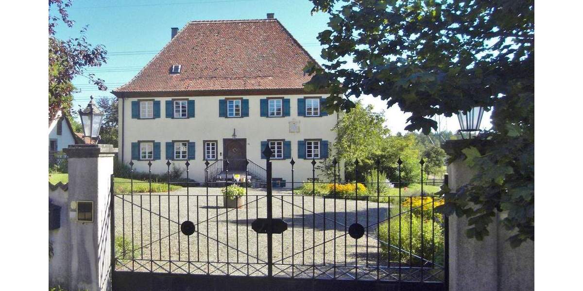 Einfamilienhaus Eigeltingen - 7 Zimmer, 270 m&sup2;, 3.900&euro; | Angebot:24917912