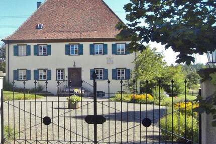 Haus Eigeltingen - 7 Zimmer, 270 m&sup2;, 3.900&euro; | Angebot:24917912