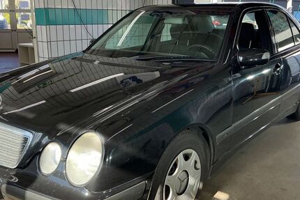 Mercedes-Benz E 220 163.600 km 2.950 &euro; Wiesenthal 36466