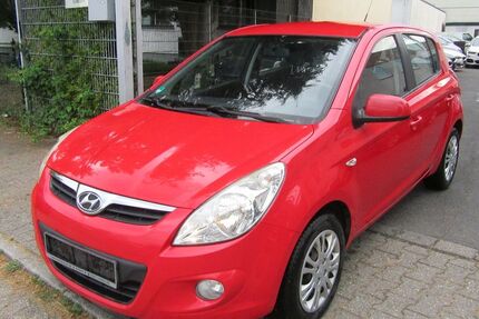 Hyundai i20 124.000 km 1.900 &euro; Düsseldorf 40231