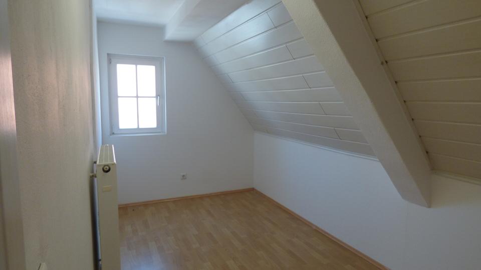 Dachgeschoßwohnung Weißenburg in Bayern - 2.5 Zimmer, 60 m&sup2;, 500&euro; | Angebot:26268472