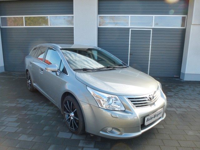 Toyota Avensis 115.000 km 10.990 &euro; Rathenow 14712