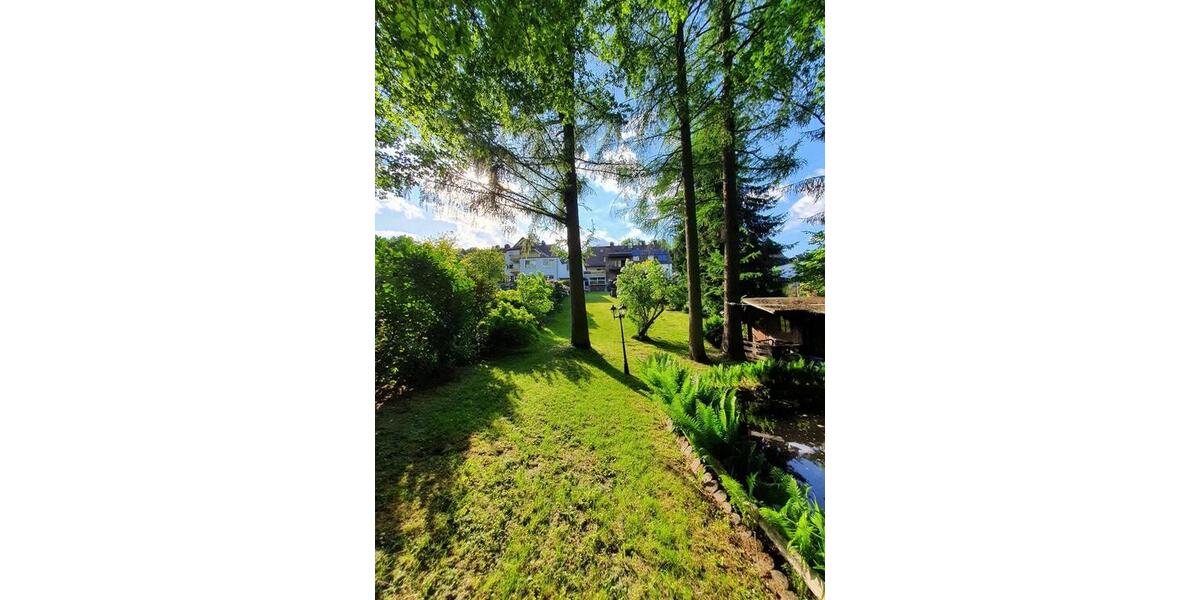 Doppelhaushälfte mit Einliegerwohnung, Teichgarten & Wintergarten 7 zimmer