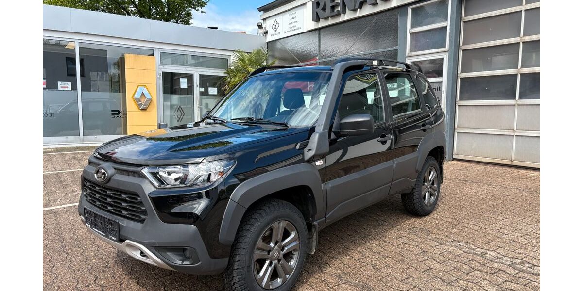 Lada Niva 16.500 km 13.899 &euro; Liebenau 31618