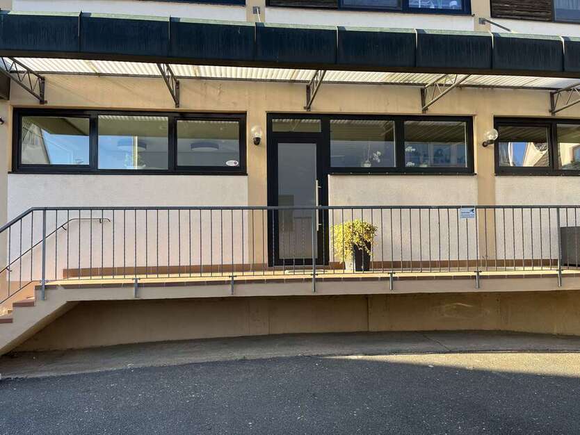 Büro in Großostheim-OT Wenigumstadt 630 € 90 m²