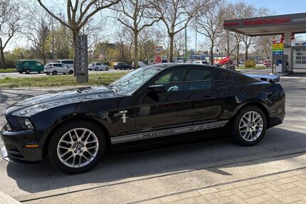 Ford Mustang 140.000 km 12.999 &euro; Berlin 10178