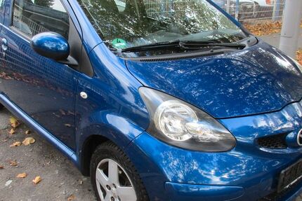 Toyota Aygo (X) 181.000 km 1.450 € Berlin 12357