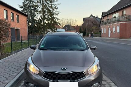 Kia ceed Sportswagon 180.000 km 4.990 &euro; Hamburg 20355