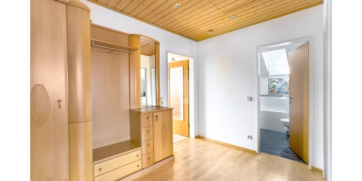 Provisionsfrei für den Käufer - EFH mit 2 Wohnungen in perfekter Süd-West Ausrichtung in Olching - Einfamilienhaus Olching | Angebot:16560981
