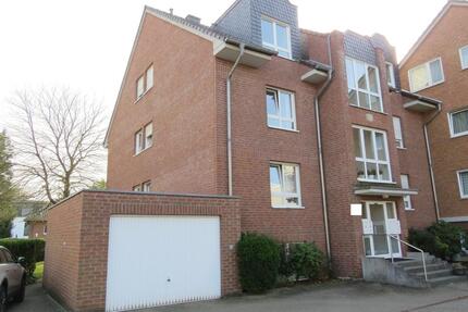 Sankt Augustin-Schmerbroich: Stilvolle Dachgeschoss-Wohnung - für großzügiges Wohnen
