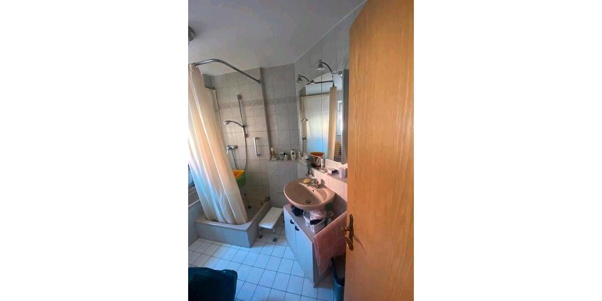 Etagenwohnung Allensbach - 3 Zimmer, 85 m&sup2;, 1.300&euro; | Angebot:26431305