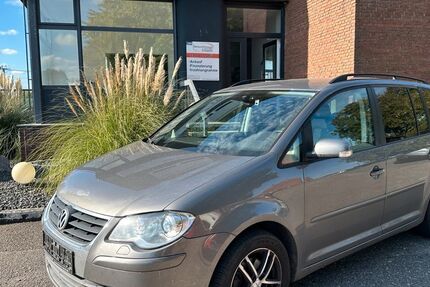 VW Touran 202.244 km 3.350 € Neumünster 24536