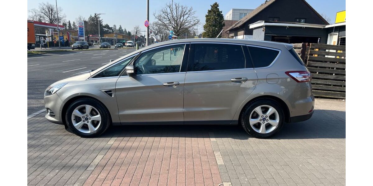 Ford S-Max 182.000 km 10.900 &euro; Berlin 12349
