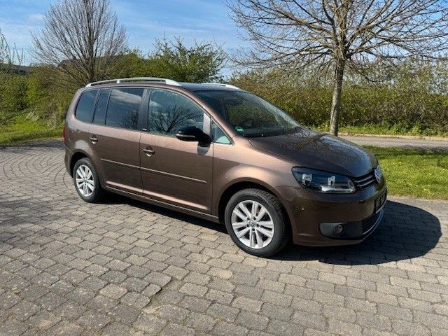 VW Touran 267.327 km 6.500 &euro; Hütten 24358