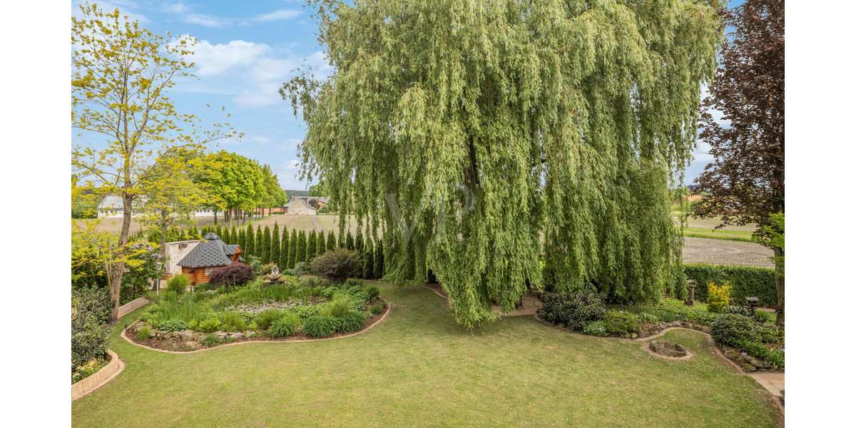 Luxus im Grünen: Traumgarten trifft Top-Invest – Selbsttragendes Refugium im Außenbereich 11 zimmer