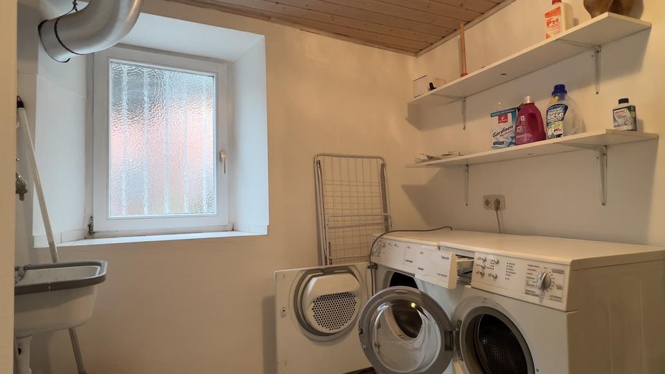 ***MEHRGENERATIONENWOHNUNG MIT ALTSTADT-CHARME*** 5 zimmer