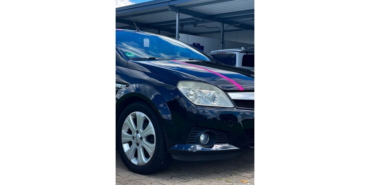 Opel Tigra 163.000 km 3.999 &euro; Paderborn 33102