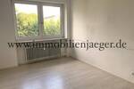 Idyllisch versteckte Hauslage - gepflegte EckWohnung mit Balkon - Wannenbad - EBK - 2.OG - TG-Platz