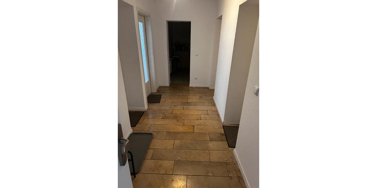 Hochparterre Arnstadt - 5 Zimmer, 112 m&sup2;, 850&euro; | Angebot:25416133