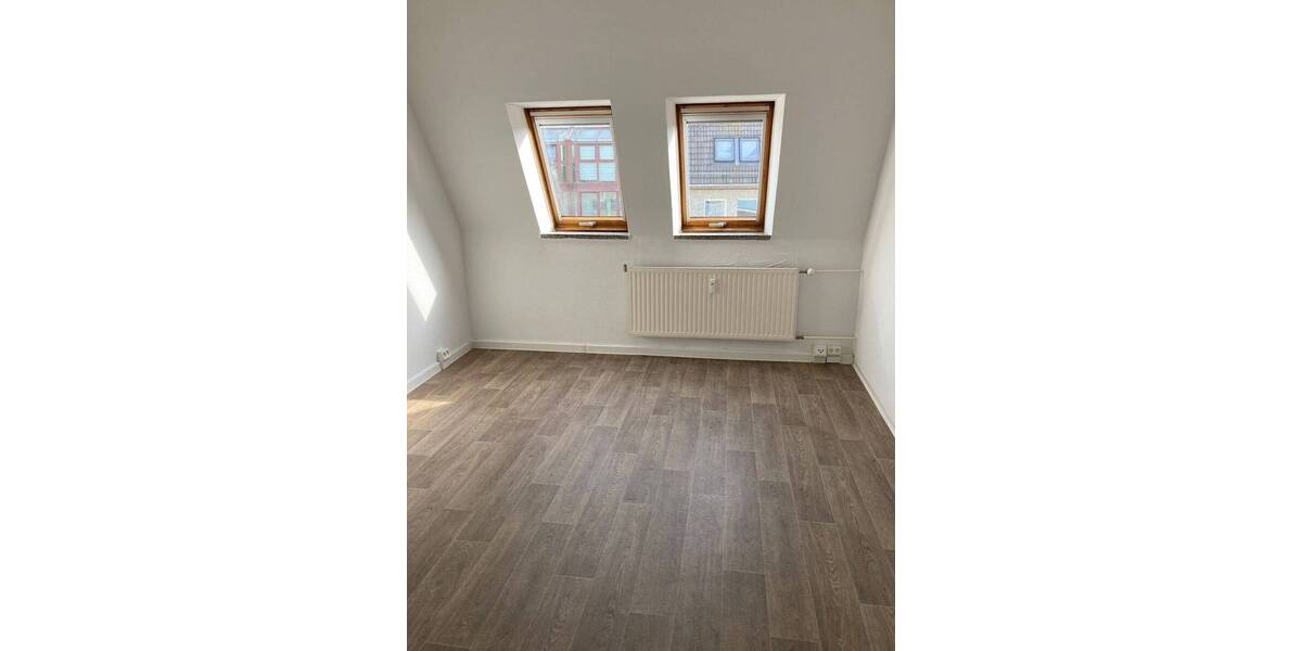 Etagenwohnung Gera Innenstadt - 3 Zimmer, 64 m&sup2;, 355&euro; | Angebot:26902624