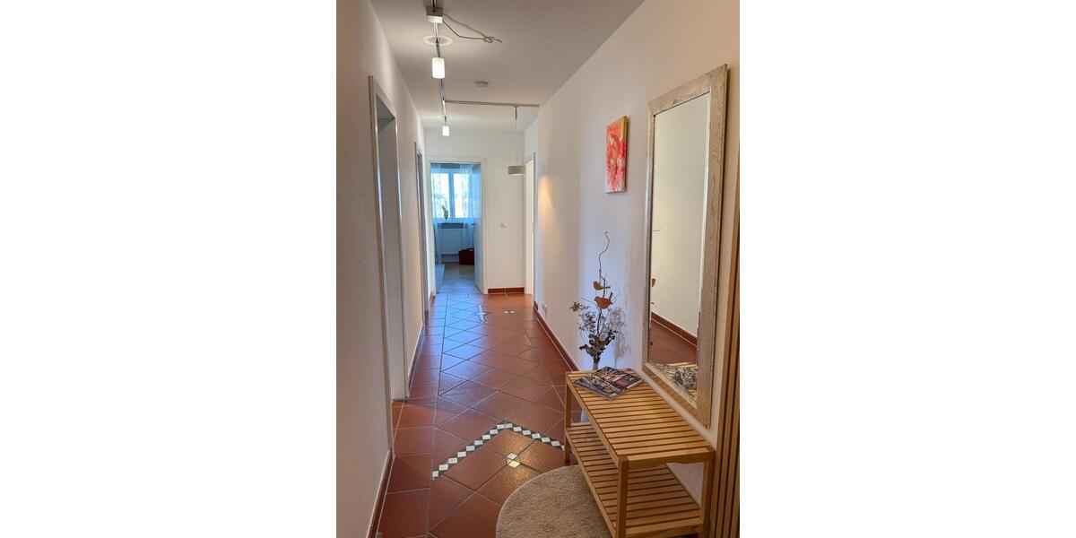 Dachgeschoßwohnung Erding - 3 Zimmer, 68 m&sup2;, 1.400&euro; | Angebot:24829077