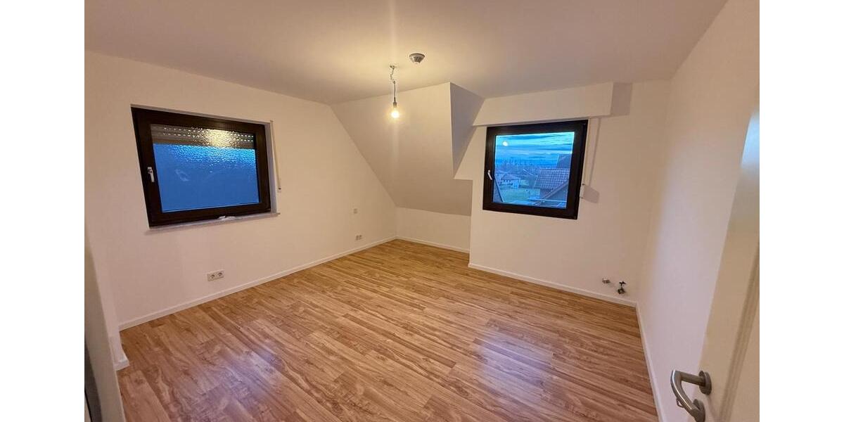 Maisonettenwohnung Niederkassel - 3 Zimmer, 83 m&sup2;, 1.050&euro; | Angebot:25216821