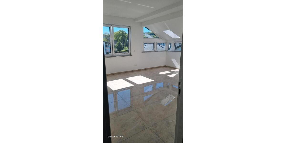 Dachgeschoßwohnung Wetzlar Hauserberg - 3 Zimmer, 90 m&sup2;, 1.350&euro; | Angebot:26395140