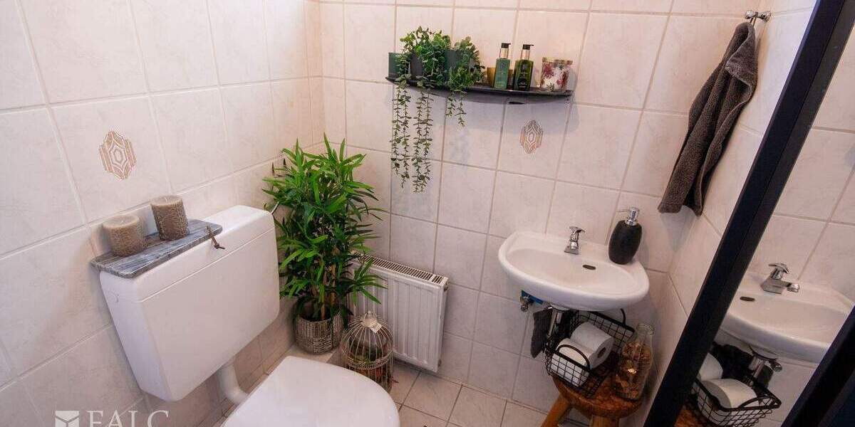 Mehrfamilienhaus, Wohnhaus Frechen Königsdorf - 6 Zimmer, 235 m&sup2;, 400.000&euro; | Angebot:24766754