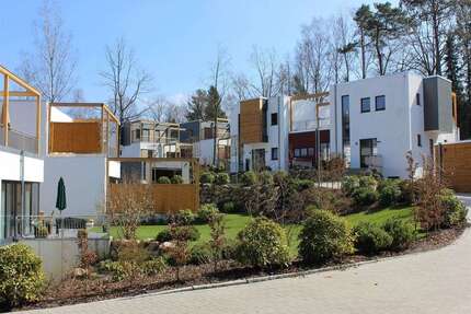 Haus zum Mieten in Buchholz 2.415 € 230 m²